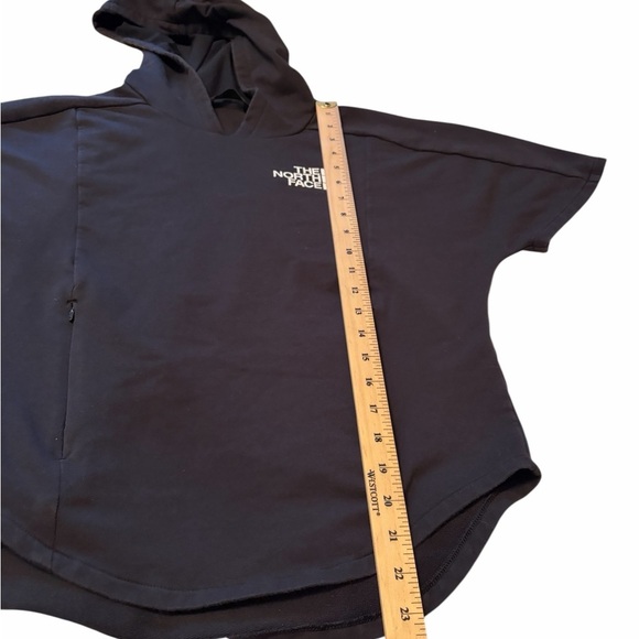 The North Face Black Women's Short Sleeve Lightweight Hoodie-Front pockets-XS - Picture 5 of 10